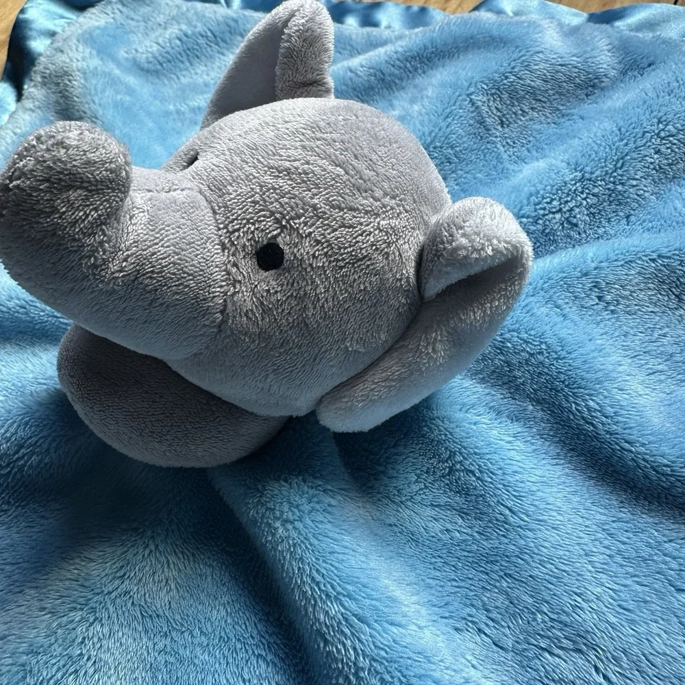2015 Carters Grey Blue Elephant Satin Security Blanket Rattle Plush Baby Toy